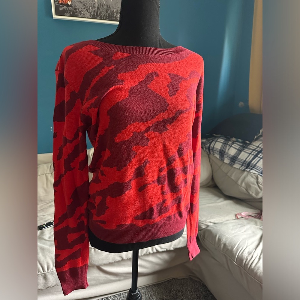 Cabi Sweater Red Camo size M EUC